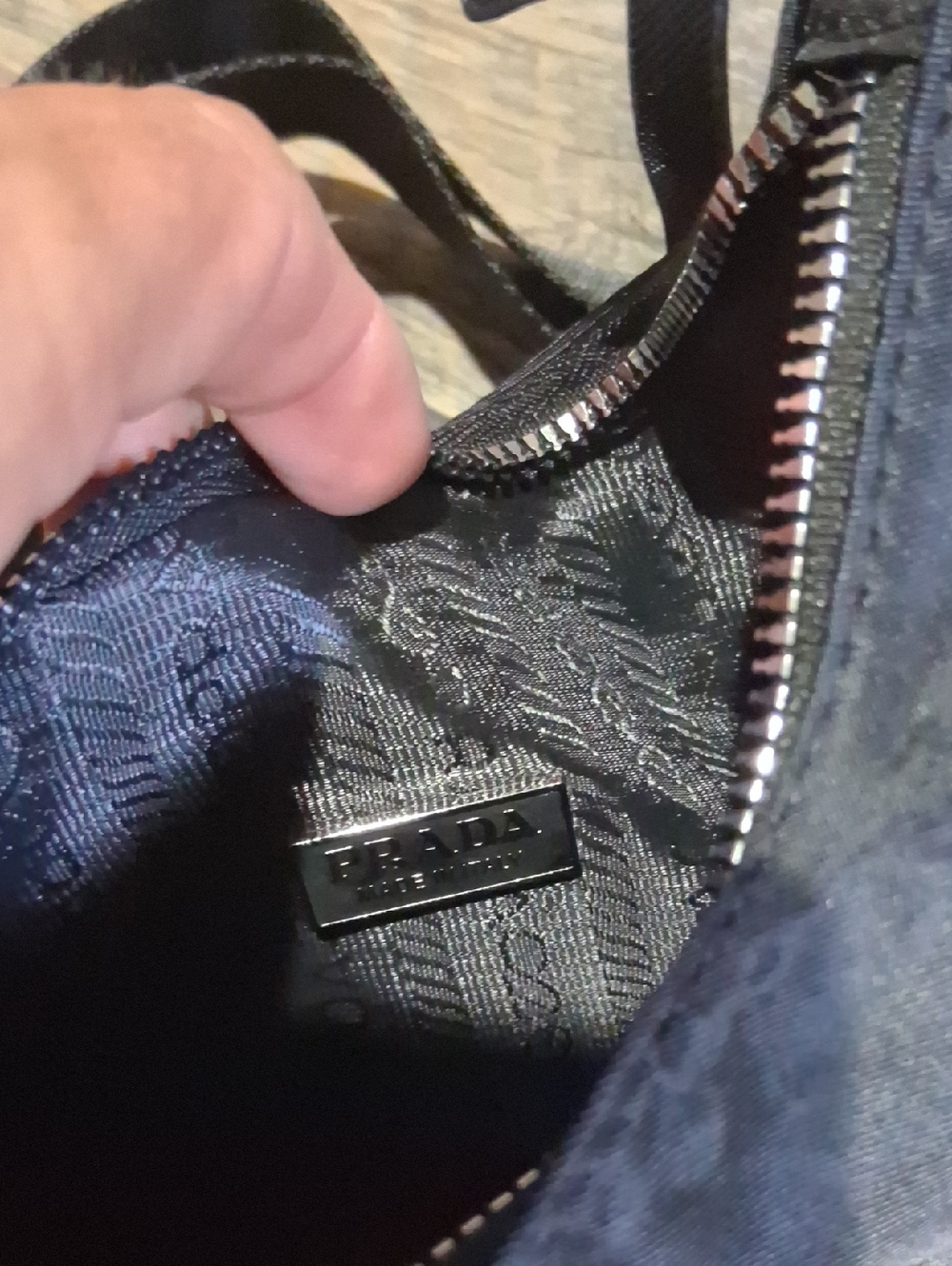 NWOT Womens Prada Shoulder Bag Re-Edition 2005 With Small Attachable Bag & Chain - Picture 6 of 6